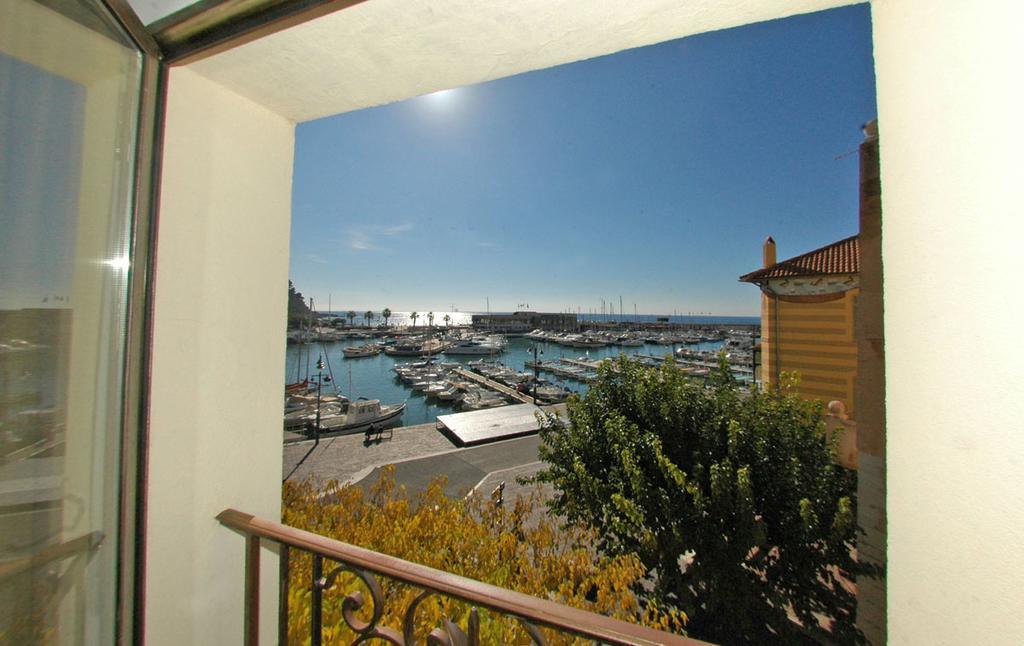 Hotel Mirabeau - Chambre Meublée Cassis Esterno foto