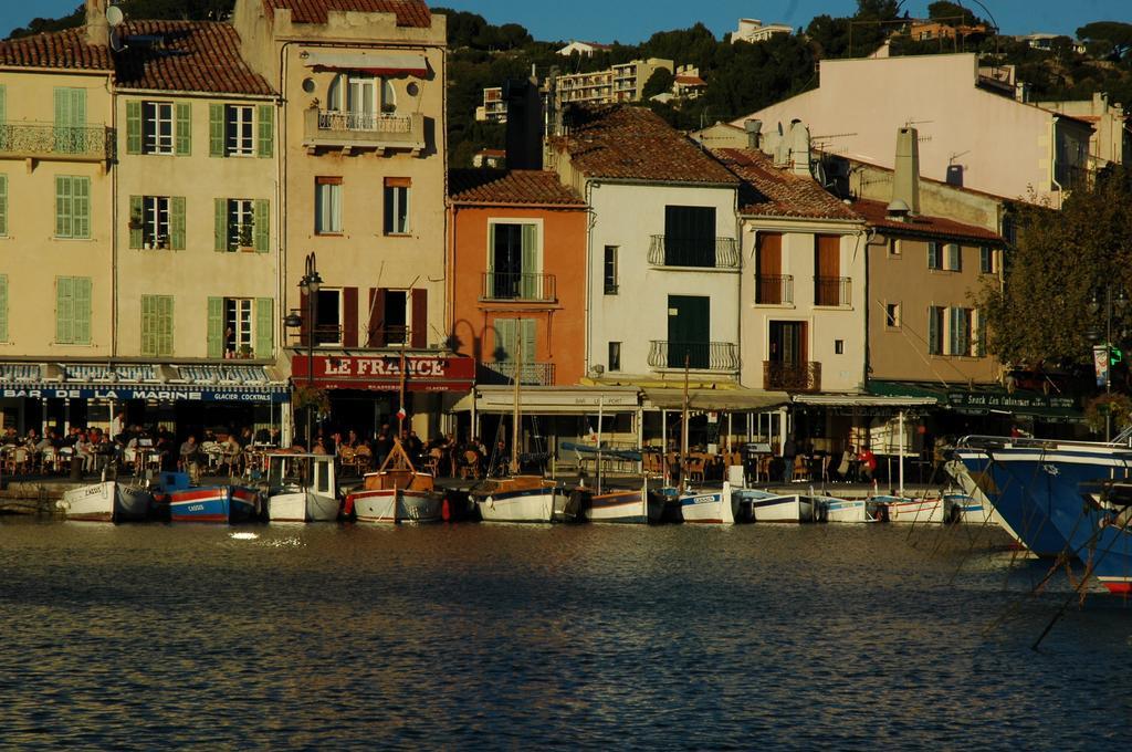 Hotel Mirabeau - Chambre Meublée Cassis Esterno foto